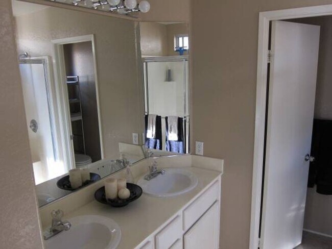 Building Photo - 3 Bd, 2/5 Ba Scripps Ranch Home with Attac...