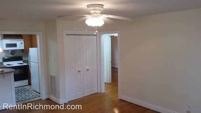 Foto del edificio - 4031 Sharon Ct