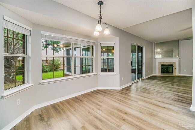 Foto del edificio - Beautiful property in highly desirable Lilian Woods Subdivision!