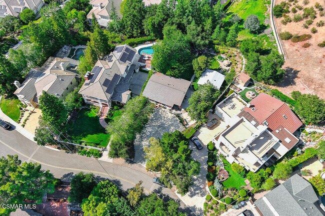 Building Photo - 279 Lake Sherwood Dr