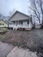 Building Photo - 908 E Morehead St