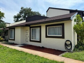 Building Photo - 5304 Bosque Ln