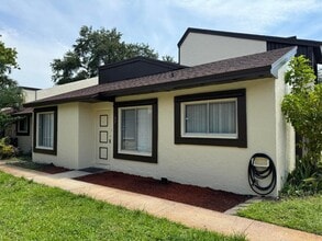 Building Photo - 5304 Bosque Ln