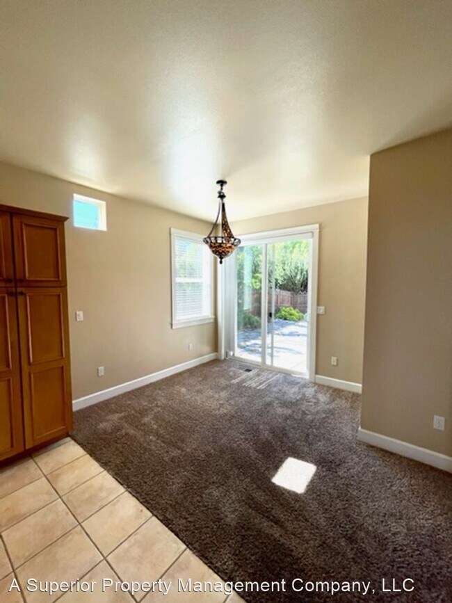 Building Photo - 3 br, 3 bath House - 629 SW Peak View Pl.