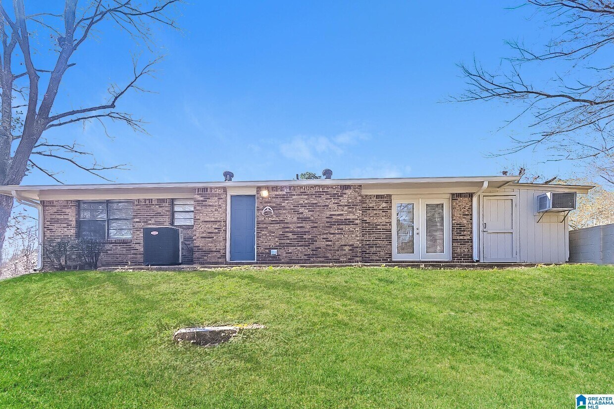 8264 Country Cir, Pinson, AL 35126 House for Rent in Pinson, AL