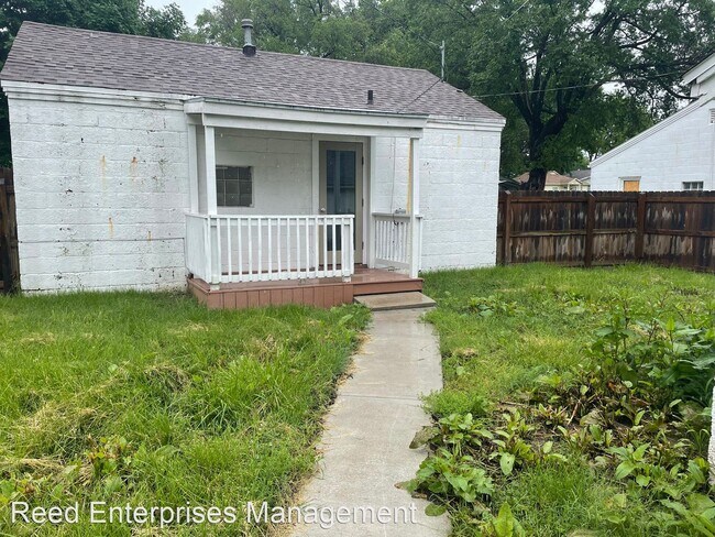 Building Photo - 1 br, 1 bath House - 2556 W Monroe St