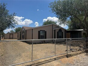 Building Photo - 2150 E Snavely Ave