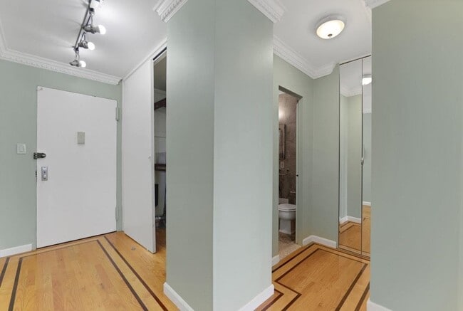 Foto del edificio - 6050 JFK Blvd E