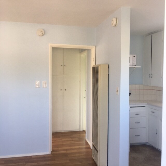 Building Photo - 3733 Lewis Ave