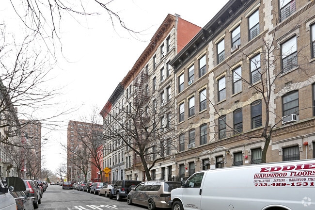 Building Photo - 546 W 156th St