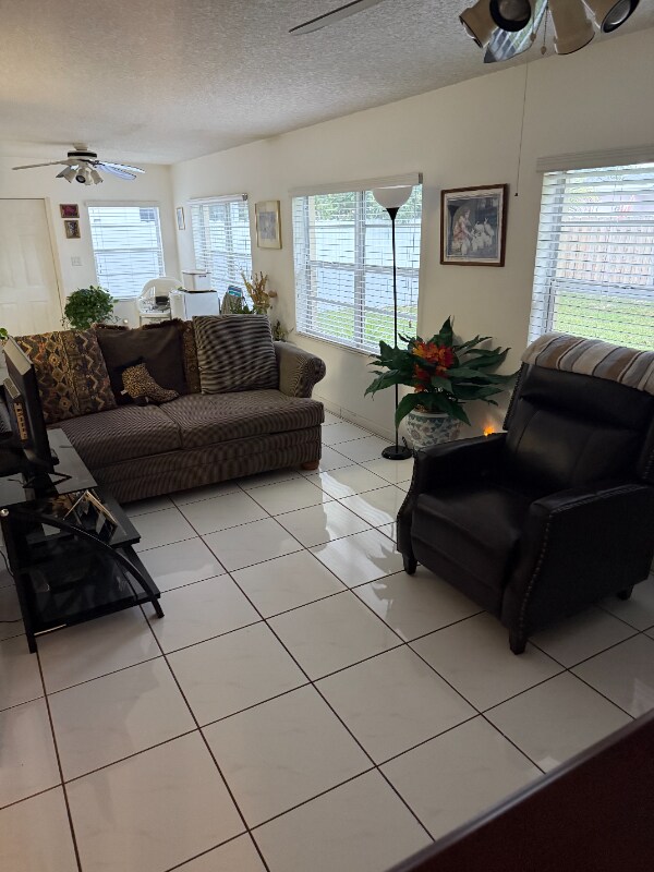 Foto del edificio - 9111 NW 25th Ct