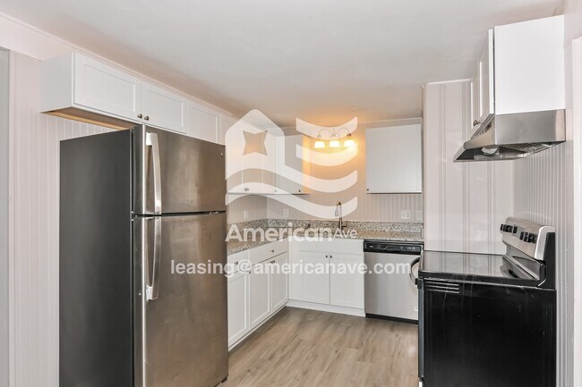 Foto del edificio - 4 Redwood Dr