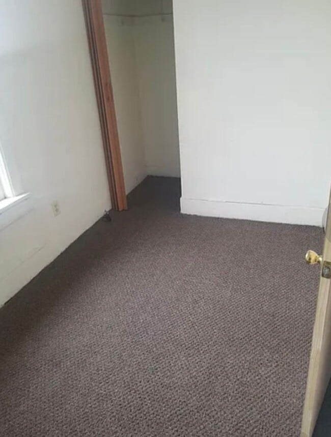 Building Photo - 1944-1946 N 22nd St