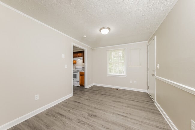 Building Photo - 1404 Waterloo Dr