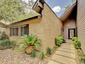 Building Photo - 3607 Summit Bend