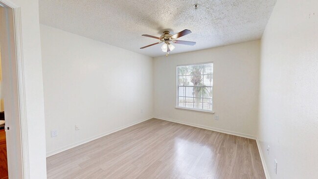 Interior Photo - Regatta Shores