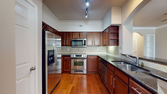 Interior Photo - THIRTY377