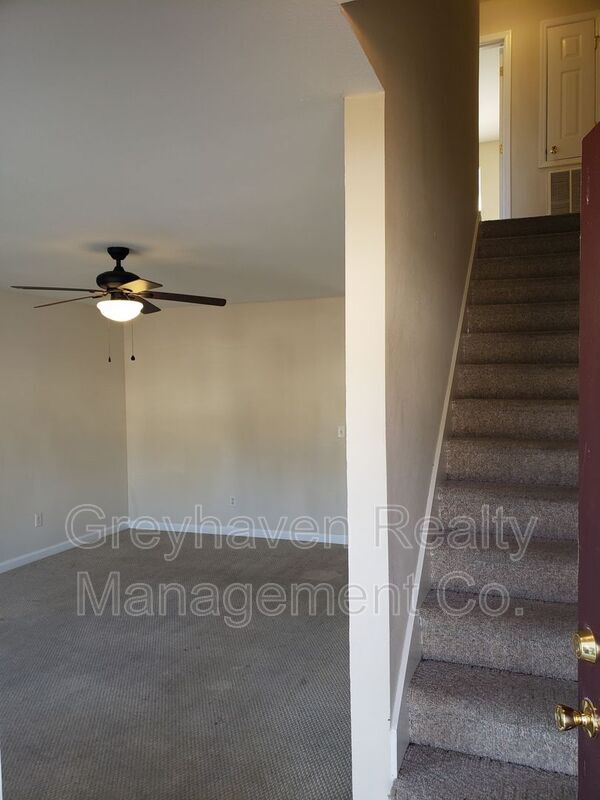 Building Photo - 3951 Webb Oaks Ct