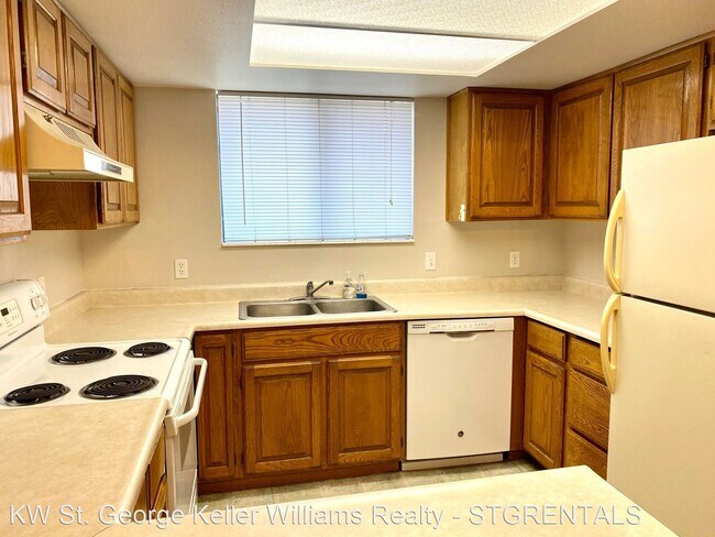 Building Photo - 2 br, 2 bath House - 375 South Main Street #8