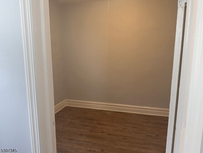 Building Photo - 363 Hoover Ave