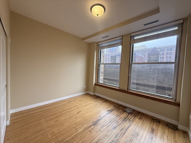 Interior Photo - Pioneer Endicott