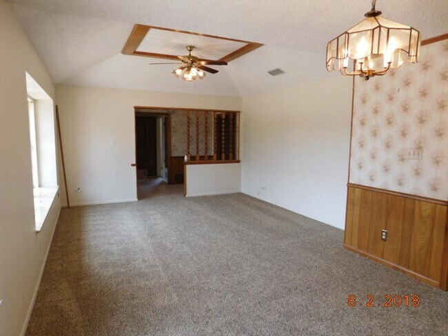 Building Photo - 2315 U.S. Hwy 190