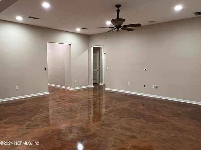 Building Photo - 5063 Johnson Creek Dr
