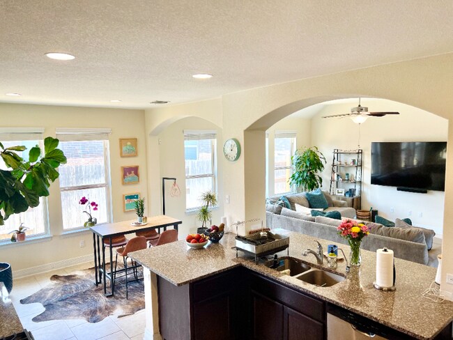 Building Photo - 3601 Lunet Ring Way