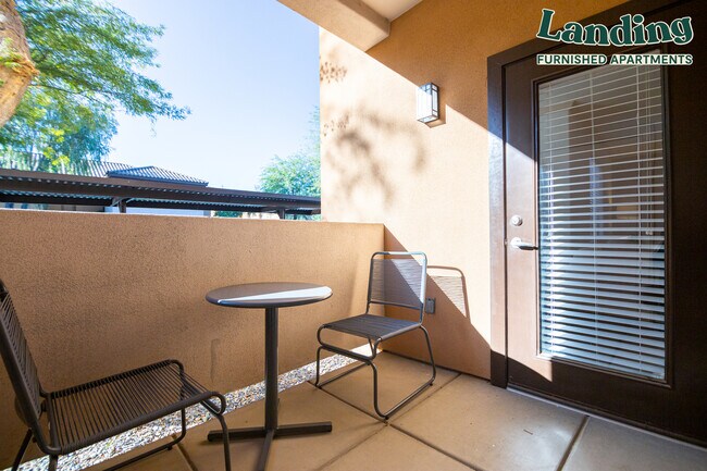 Foto del edificio - 16450 W Van Buren St
