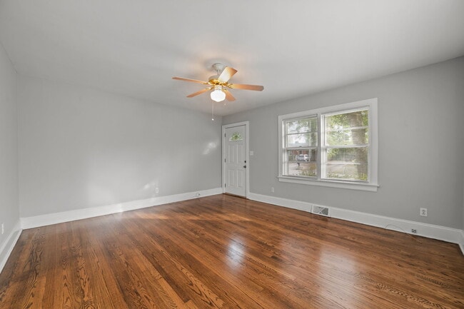 Foto del edificio - 2405 Jefferson Dr