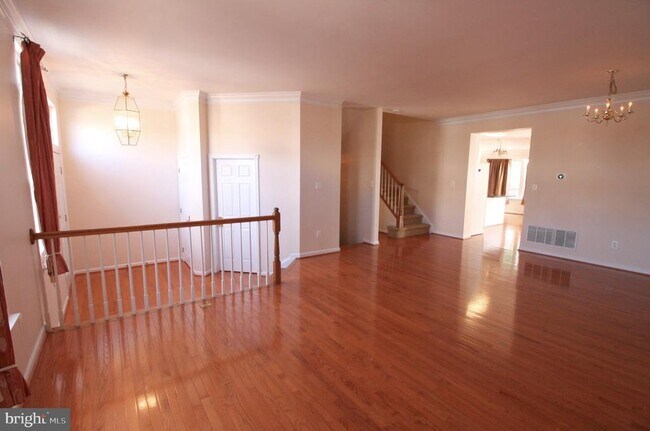 Foto del edificio - 21485 Trowbridge Square