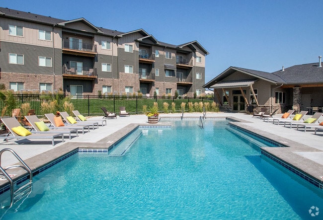 Swimming Pool - Avenue 204