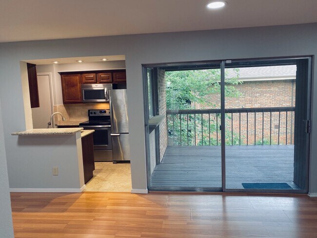Building Photo - 5150 Amesbury Dr