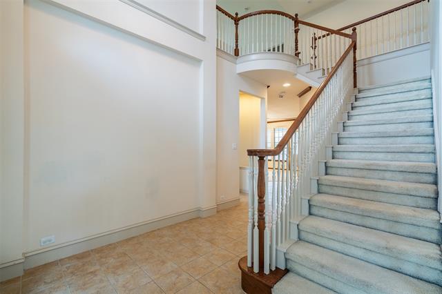 Building Photo - 5717 Sweetbriar Dr