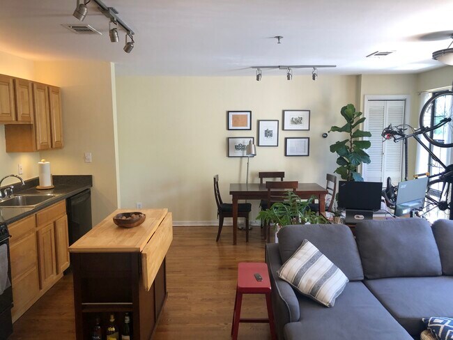 Foto del edificio - 323 8th St NE