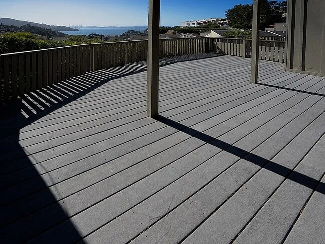 Building Photo - 28 Marinero Cir