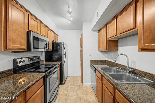 Foto del edificio - 5995 N 78th St