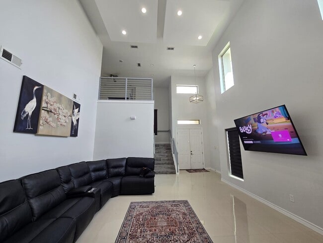Building Photo - 2712 Corsican Ln
