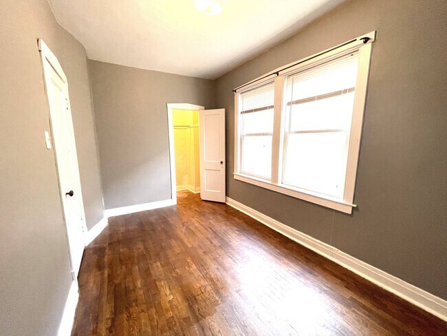 Foto del edificio - 3329 W Crystal St