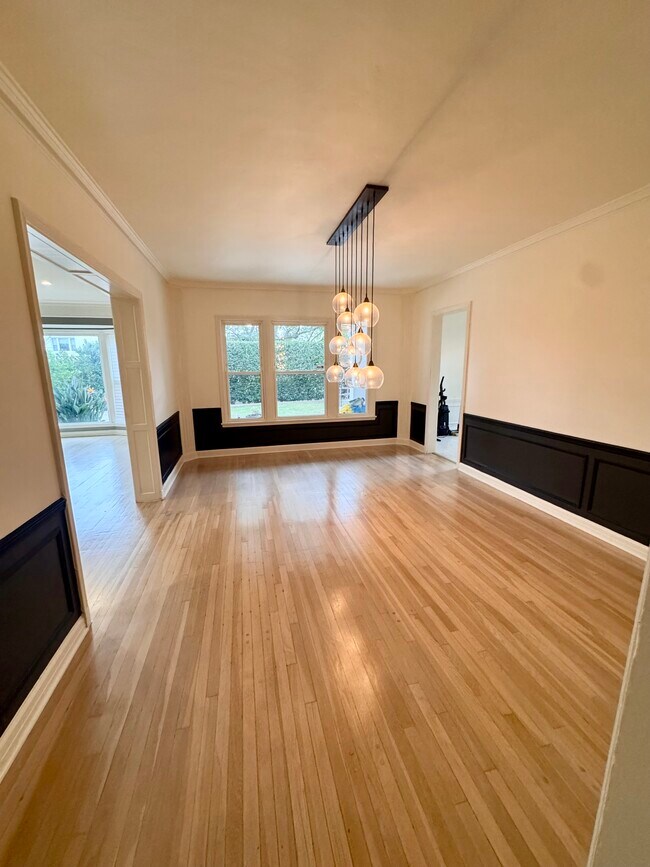 Foto del edificio - 1426 Hauser Blvd