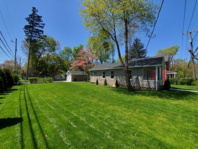 Building Photo - 87 Doty Rd
