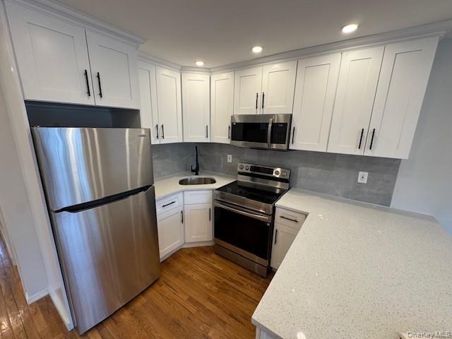 Building Photo - 69-43 Almeda Ave