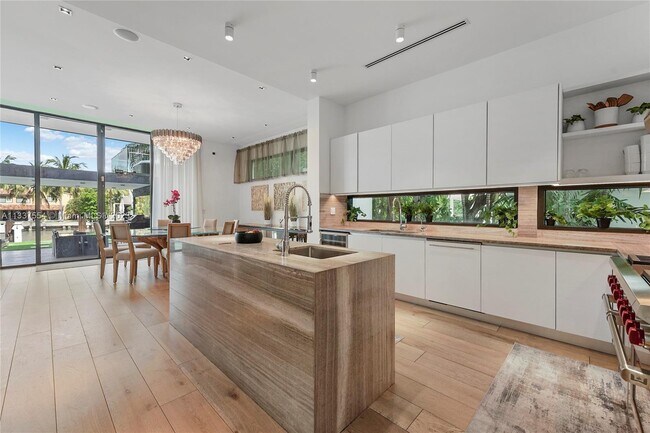 Foto del edificio - 3300 Chase Ave