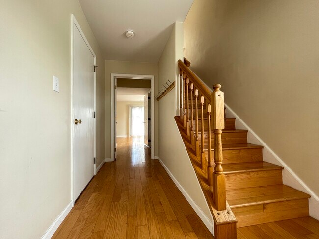 Entrada al 1er piso - 247 William Livingston Ct