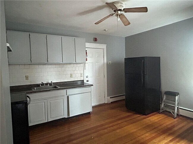 Foto del edificio - 915 Dexter St