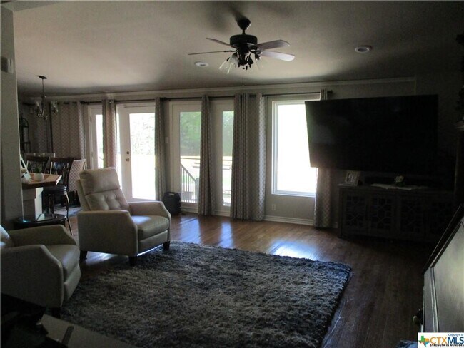 Foto del edificio - 3512 Magnolia Blvd