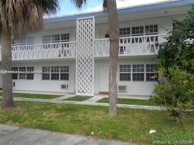 Foto del edificio - 1451 NE 170th St