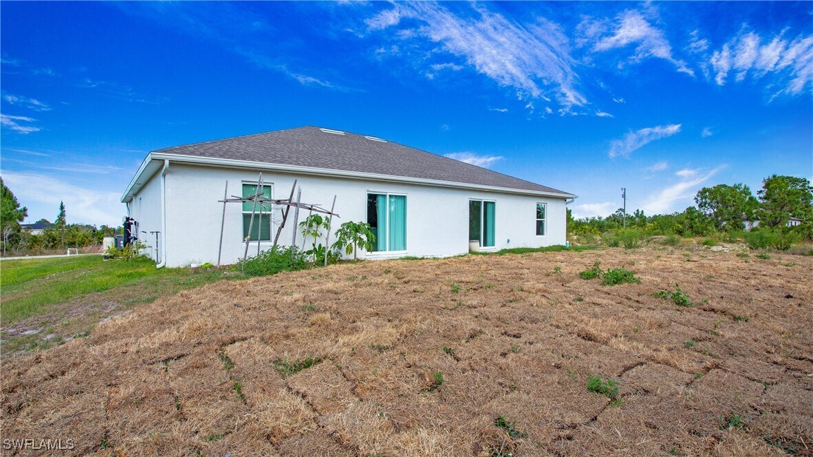 Building Photo - 851 Bedford Dr