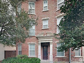 Building Photo - 3200 Ross Ave