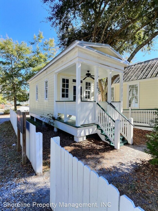 Building Photo - 1 br, 1 bath House - 606 Cottage Square Lane